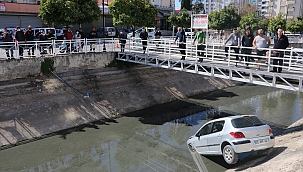 Otomobil sulama kanalına uçtu!
