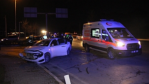 Otomobiller kafa kafaya çarpıştı! 