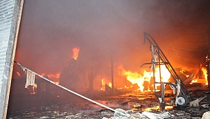 Plastik kasalar depoyu alev topuna çevirdi 