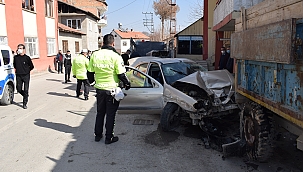 Polis şüpheli kovalamacası: 2 yaralı! 