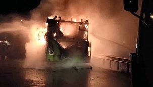 Seyir halindeki halk otobüsü yandı