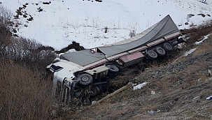 Sürücü uyudu tır dereye uçtu
