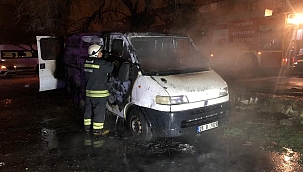 Tamir için bırakılan araç yandı!