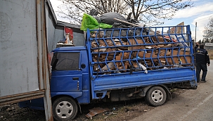 TIR ve kamyonet çarpıştı: 3 yaralı 