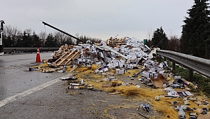 Tonlarca bakliyat yola savruldu 