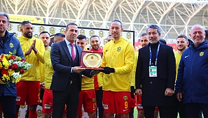 Umut Bulut 504'üncü maçına çıktı!