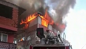 Yabancı uyruklu ailenin evi yandı