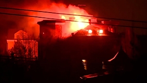 9 saat polise direndi evini ateşe verdi