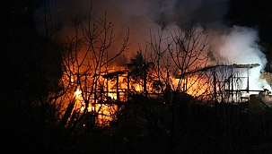 Alev alev yanan baraka küle döndü 