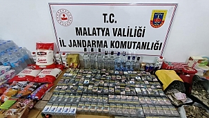 Çaldıklarını götüremeden yakalandılar 