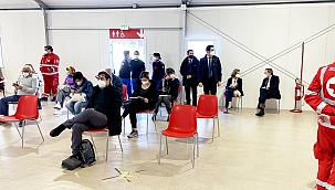 Draghi Covid-19 aşısını yaptırdı!