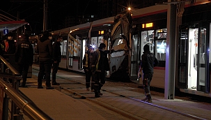 İki tramvay çarpıştı: 2 yaralı