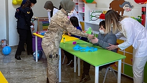 Jandarma çocukları unutmadı!