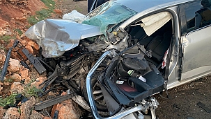 Kafa kafaya çarpıştılar: 4 ölü 2 yaralı