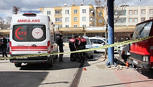 Kafasını demire çarpan adam öldü! 