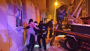 Kars'ta yangında can pazarı! 