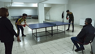 Masa tenisi turnuvası başladı!
