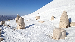 Nemrut Dağı'nda kar esareti!