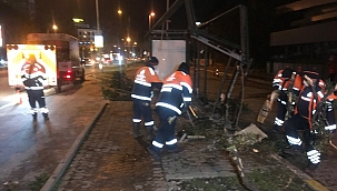 Otobüs durağına daldı: 1 yaralı