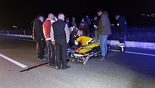 Otomobil ile motosiklet çarpıştı 