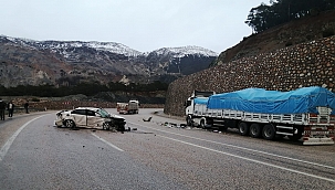 Otomobil ile tır çarpıştı: 2 ağır yaralı