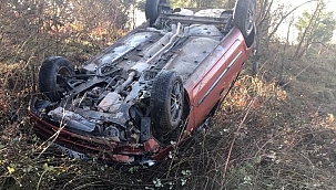 Otomobil şarampole yuvarlandı!