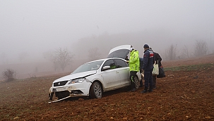 Otomobil tarlaya uçtu: 3 yaralı