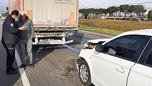 Otomobil tıra çarptı: 2 yaralı