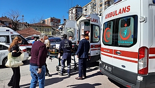 Otomobil yayaya çarptı: 2 yaralı