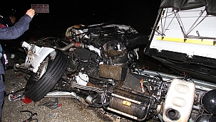 Tırın kupası ikiye bölündü: 2 yaralı