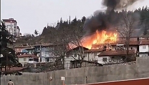 Tokat'ta 3 ev alevlere teslim oldu 