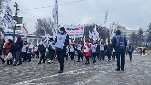 Ukrayna'da 20 bin kişilik protesto! 