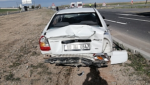 Aksaray'da 2 otomobil çarpıştı: 9 yaralı 