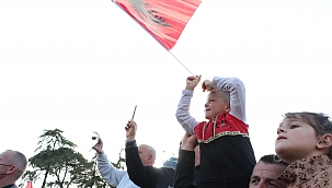 Arnavutluk'ta seçimin galibi Sosyalist Parti 