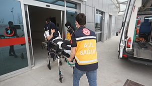 Bıçaklanan genç hastanelik oldu!