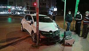 Boş yolda çarpıştılar! 