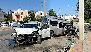 Boş yolda kafa kafaya çarpıştılar 