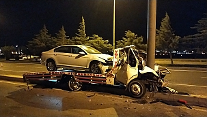 Çekici direğe çarptı sürücü öldü!