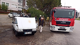 Edremit'te bir günde 2 araç yandı 