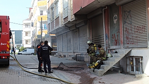 Esenyurt'ta kömürlük yangını 