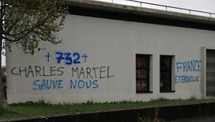 Fransa'da camiye çirkin saldırı!