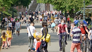 İtalya'da 24 saatte 13 bin 158 yeni vaka