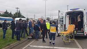 Kamyonet elektrikli bisiklete çarptı 