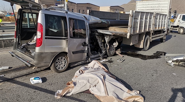 Kayseri'de feci kaza: 2 ölü 1 yaralı 