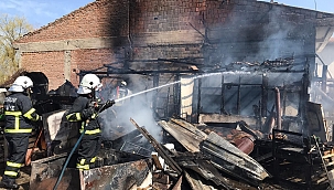 Keresteciler sitesinde korkutan yangın 