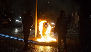 Kuzey İrlanda'da tansiyon düşmüyor 