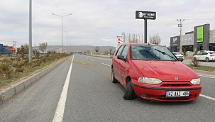 Lastiği patlayınca karşı şeride geçti!