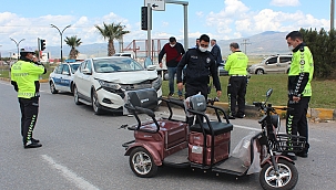 Manisa'da trafik kazası: 3 yaralı