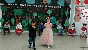 Miniklerden 23 Nisan coşkusu 