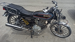 Motosiklet yayaya çarptı: 2 yaralı 